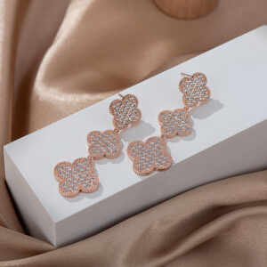 #80 The new zircon four-leaf flower earrings from Europe and America are set with personalized, high-end and fashionable stud earrings