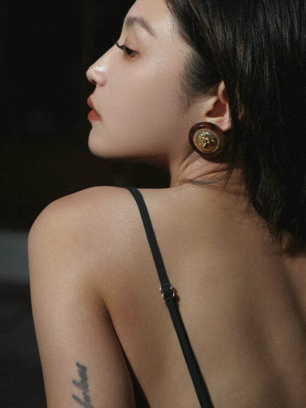 #84 Fashion High-Grade Versatile Vintage Court Style Earrings Personality Designer Model Classic Earrings - Image 4