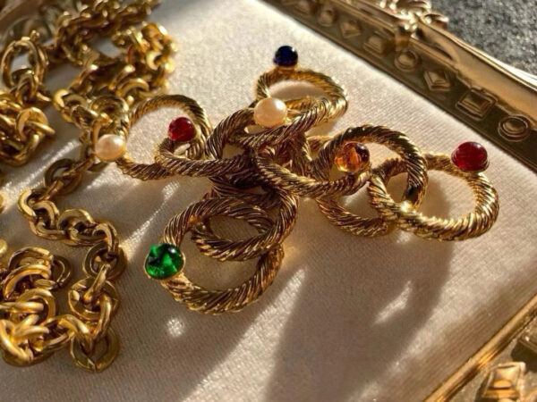 #300 Fashionable and high-end retro Necklace - Image 3