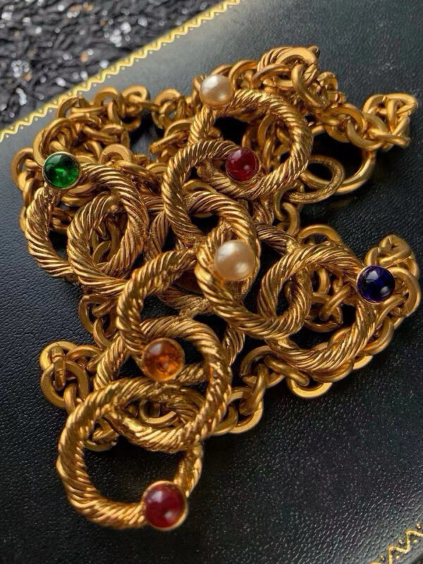 #300 Fashionable and high-end retro Necklace - Image 11