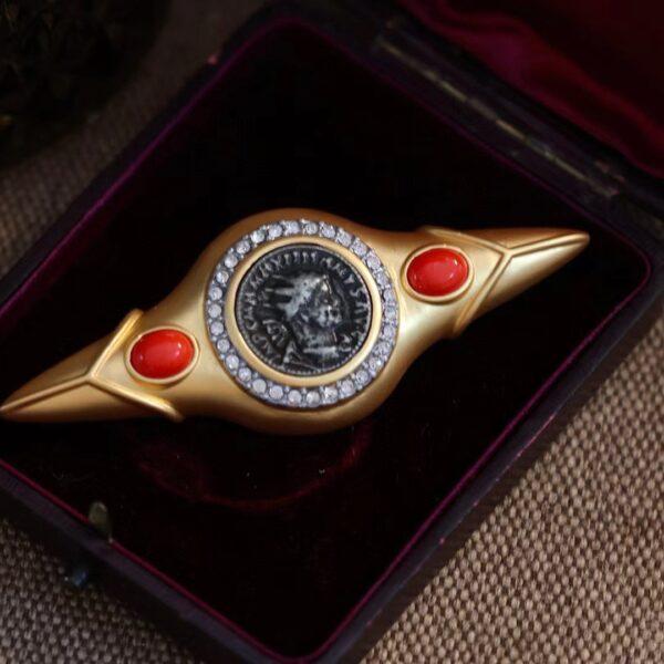 #92 Fashion High-Grade Brooch Dinner Elegant Retro Brooch Personality Designer Model Brooch - Image 3