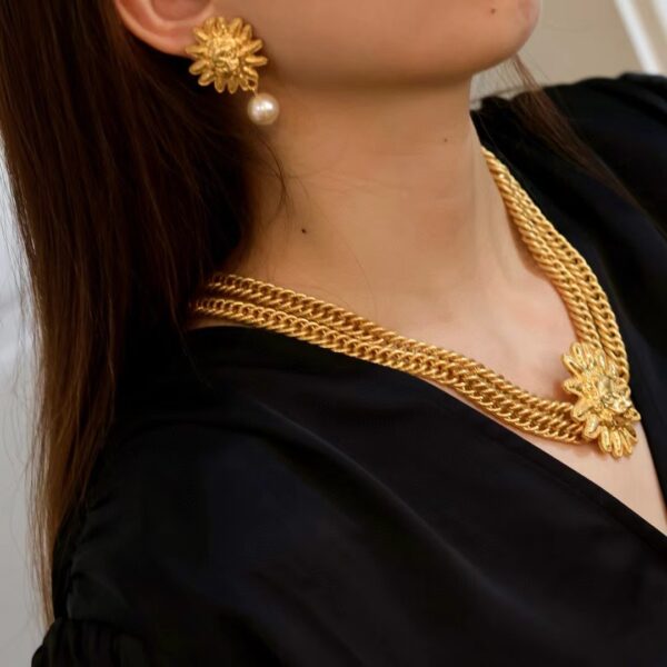 #99 Fashionable and high-end, versatile necklace, personalized designer style lion head retro court style necklace and earrings - Image 3