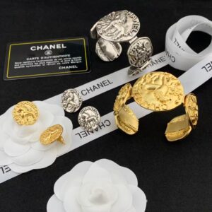 #97 Fashionable and high-end, versatile bracelet, personalized designer's ancient coin bracelet, retro court style bracelet