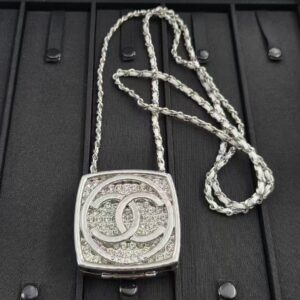 #111 Fashion High-End Retro Palace Style Small Bag-Shaped Necklace Personalized Designer Necklace