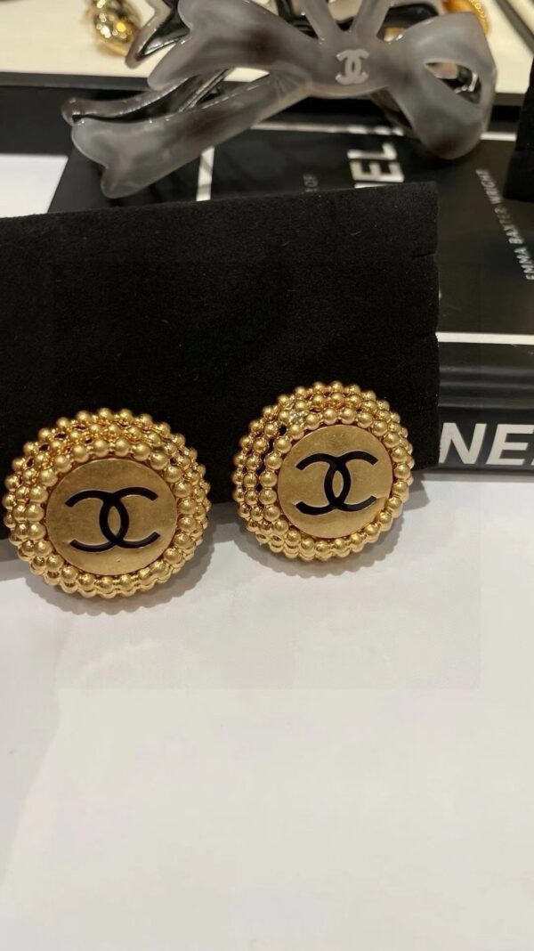 #95 Fashionable and high-end, versatile earrings, personalized designer earrings, ear clips, retro court-style ear clips and earrings - Image 7