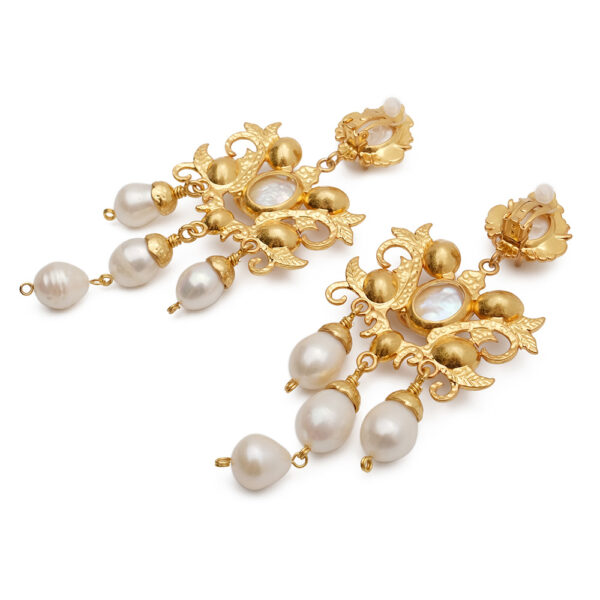 #2351 Fashionable Baroque natural pearl brass plated with 22K gold, court retro exaggerated ear clip, personalized niche earrings for women - Image 8