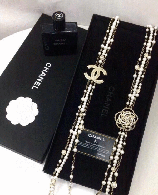 #96 Fashionable and high-end, versatile necklace, personalized designer style, long pearl multi-layered necklace, retro court style necklace