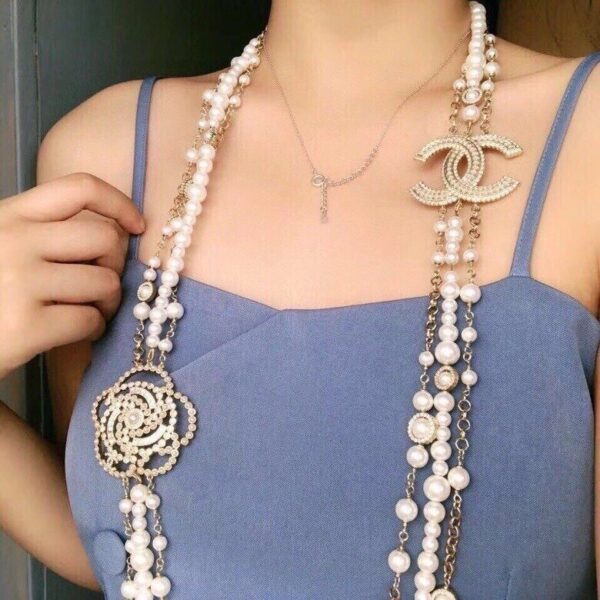 #96 Fashionable and high-end, versatile necklace, personalized designer style, long pearl multi-layered necklace, retro court style necklace - Image 4