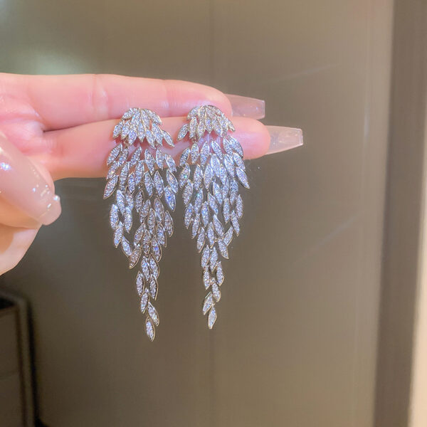 #3199 S925 Silver Needle European and American Heavy Industry Fashion Zircon Feather Leaf Geometric tassel Earrings Personalized Earrings - Image 6