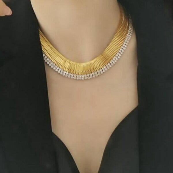 #2626 Vintage fashion high-grade sense French gold strap zircon choker niche European and American exaggerated choker - Image 2