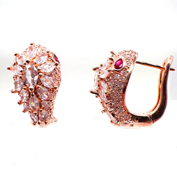 #69 S925 Silver needle European and American creative design two-color snake earrings, slightly set with gold-plated full diamond elastic snap snake stud earrings, personalized and trendy ear accessories