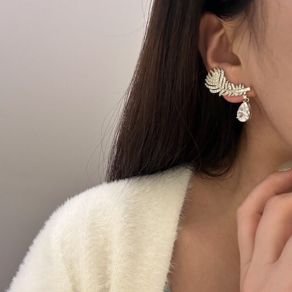 #79 New feather and diamond drop pendant earrings with long tassels S925 and silver needle dynamic tassels, featuring a retro and exaggerated European and American court style - Image 3