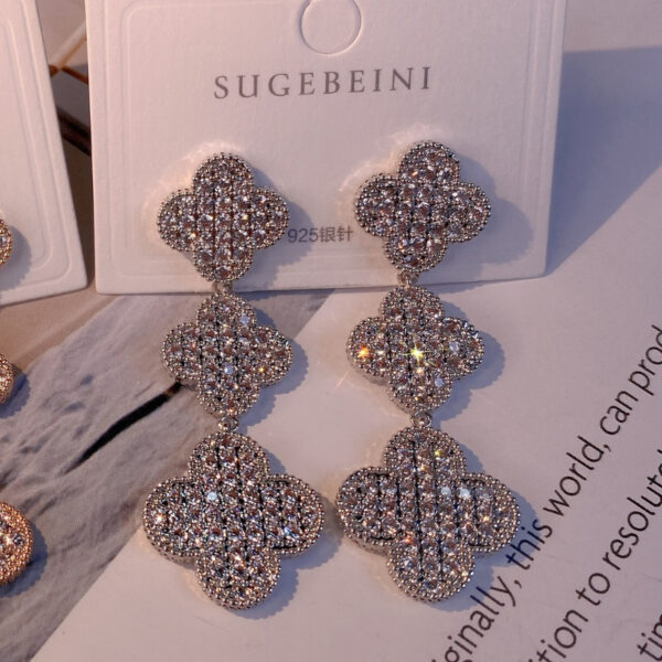 #80 The new zircon four-leaf flower earrings from Europe and America are set with personalized, high-end and fashionable stud earrings - Image 9