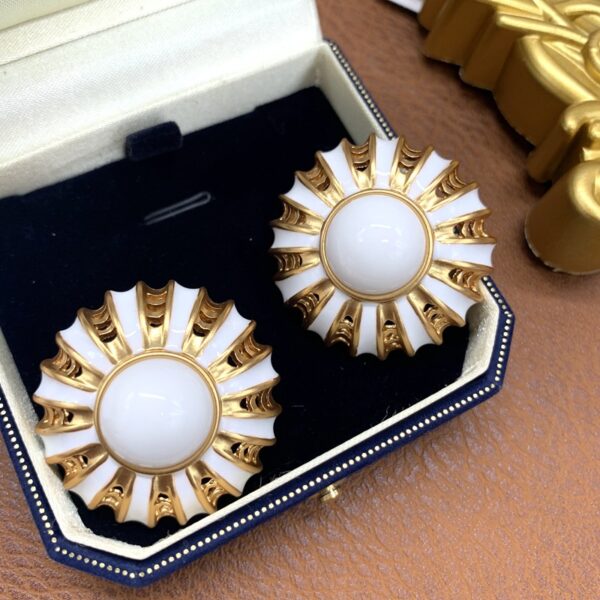 #1818 Vintage niche earrings, silver needles, high-end enamel drip oil earrings for women, fashionable and exaggerated earrings for women - Image 5