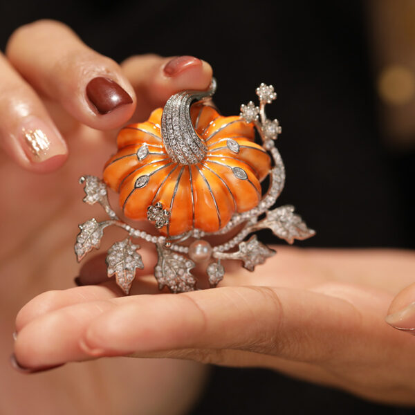 #93 Luxury design, niche creative hand drawn pumpkin brooch, brooch, clothing accessories, Halloween gifts, high-end fashion, versatile brooch - Image 4