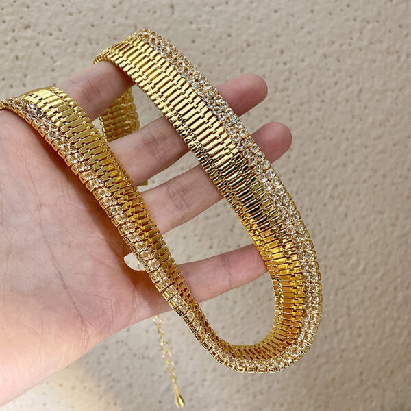 #2626 Vintage fashion high-grade sense French gold strap zircon choker niche European and American exaggerated choker - Image 5