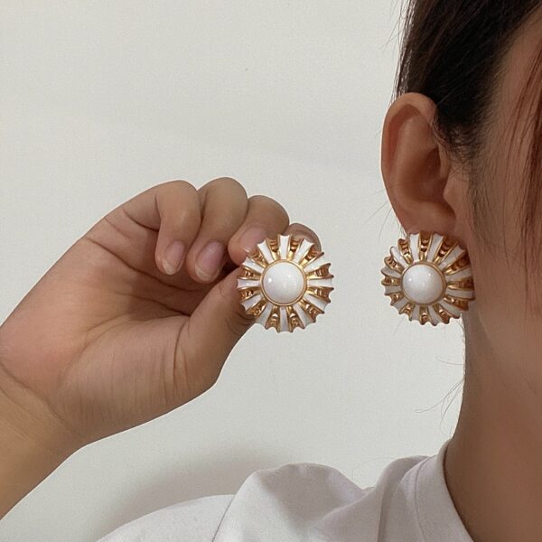 #1818 Vintage niche earrings, silver needles, high-end enamel drip oil earrings for women, fashionable and exaggerated earrings for women - Image 3