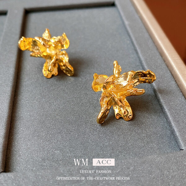 S925 Silver needle irregular metal flower earrings French personality niche earrings female - Image 5
