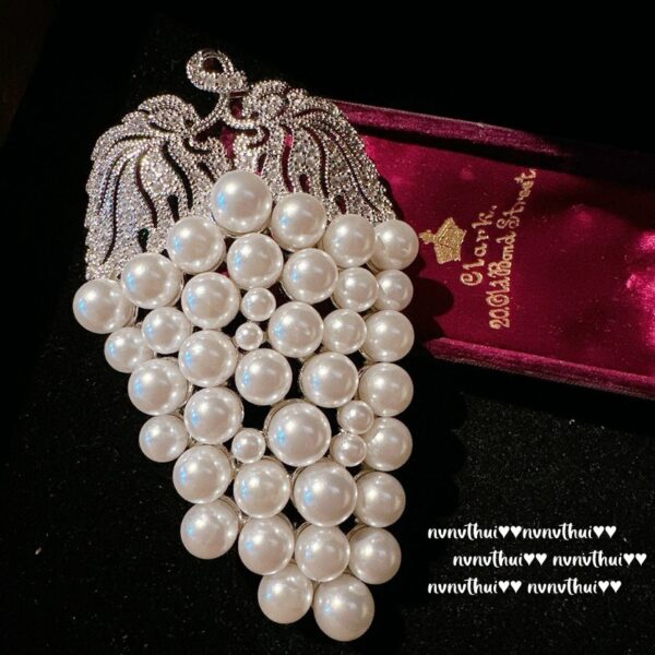 Vintage grape Pearl Brooch Fashion high-grade grape brooch Zircon artificial shell bead brooch
