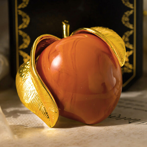 #5151 Vintage fashion high-grade metallic Kiwi Peach brooch Niche European and American exaggerated corsage delicate luxury accessory pin