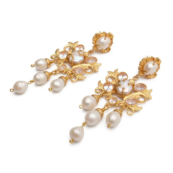 #2351 Fashionable Baroque natural pearl brass plated with 22K gold, court retro exaggerated ear clip, personalized niche earrings for women - Image 2