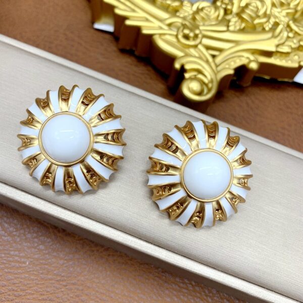 #1818 Vintage niche earrings, silver needles, high-end enamel drip oil earrings for women, fashionable and exaggerated earrings for women - Image 7