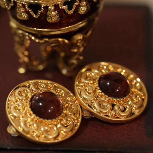 Vintage copper gold plated high fashion studs glazed Grapevine round vintage clip earrings