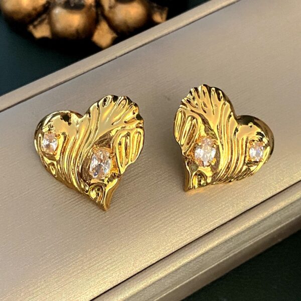 #2082 Vintage glass grape vine round ear clip earrings, niche, high-end, fashionable, exaggerated earrings for women  New brass antique style pounding pattern heart inlaid zircon asymmetrical earrings fashionable vintage earrings for women - Image 8
