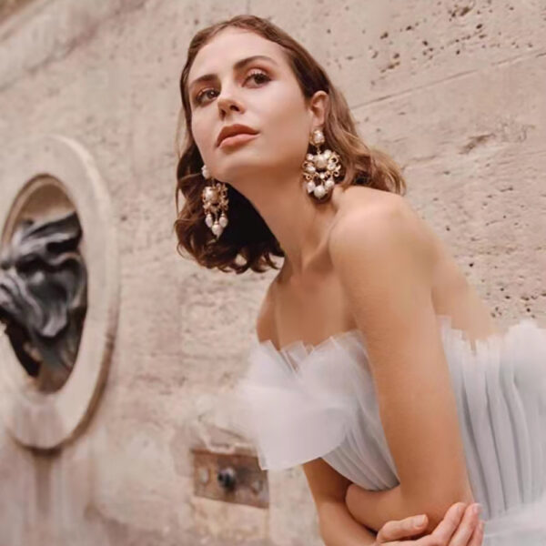 #2351 Fashionable Baroque natural pearl brass plated with 22K gold, court retro exaggerated ear clip, personalized niche earrings for women - Image 6