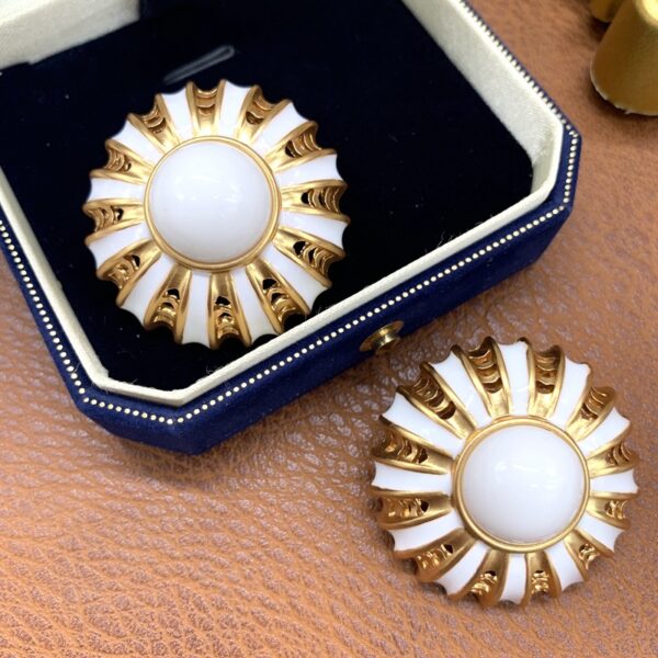 #1818 Vintage niche earrings, silver needles, high-end enamel drip oil earrings for women, fashionable and exaggerated earrings for women - Image 4