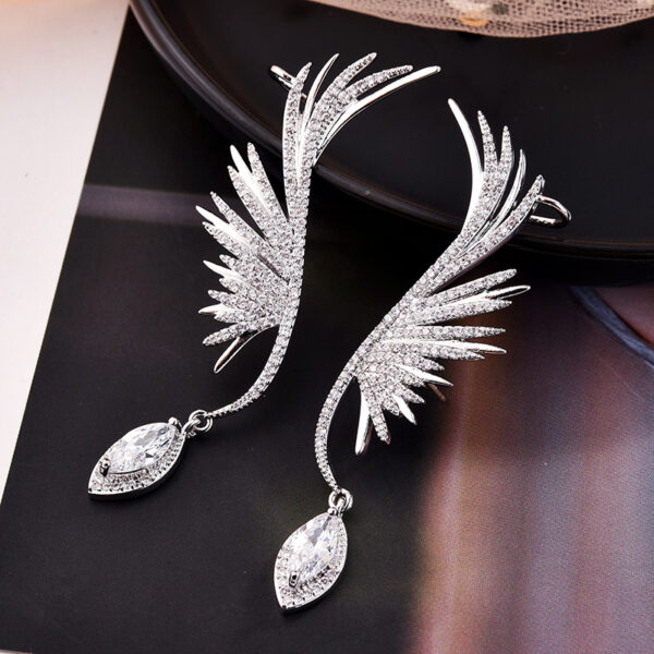 #3535 Fashionable zircon earrings, angel wings, ear clips, personalized feather, horse eyes, super sparkling earrings - Image 3