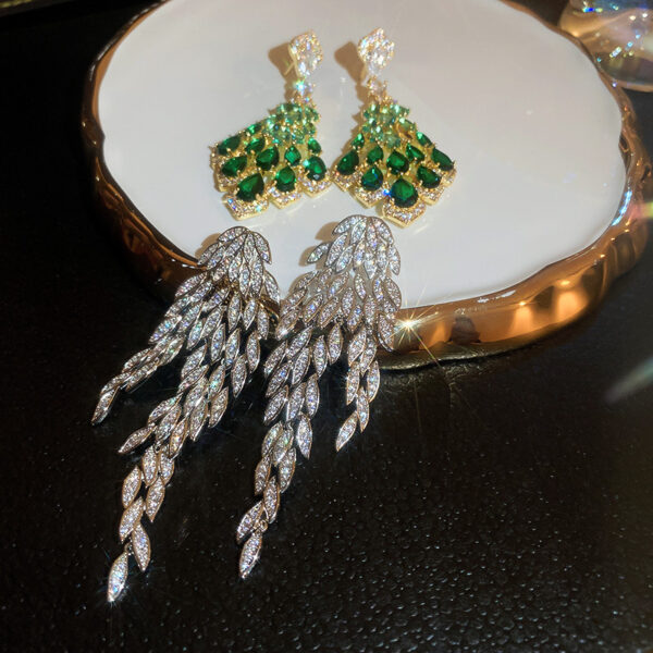 #3199 S925 Silver Needle European and American Heavy Industry Fashion Zircon Feather Leaf Geometric tassel Earrings Personalized Earrings