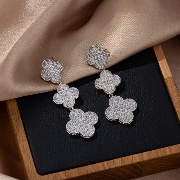 #80 The new zircon four-leaf flower earrings from Europe and America are set with personalized, high-end and fashionable stud earrings - Image 2