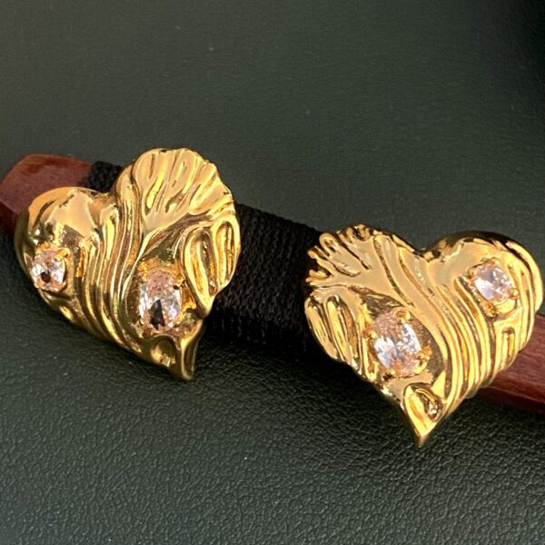 #2082 Vintage glass grape vine round ear clip earrings, niche, high-end, fashionable, exaggerated earrings for women  New brass antique style pounding pattern heart inlaid zircon asymmetrical earrings fashionable vintage earrings for women - Image 5