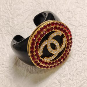 #118 Fashionable and high-end court-style bracelet, retro and versatile, with unique design