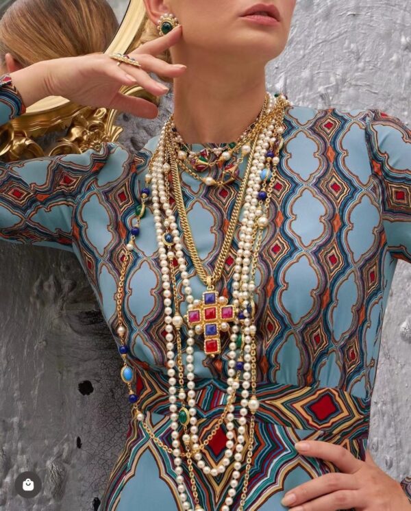 #123 Fashionable, simple and high-end necklace, retro and light luxury style necklace, multi-color glass personalized design necklace, pearl elegant necklace - Image 2