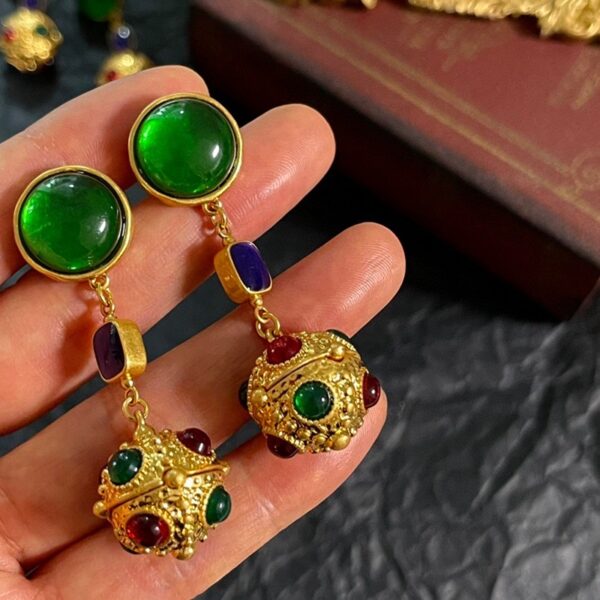 #124 Fashionable, simple and high-end necklace, retro light luxury style necklace, glass pearl ball pendant earrings, necklace ear clips - Image 2