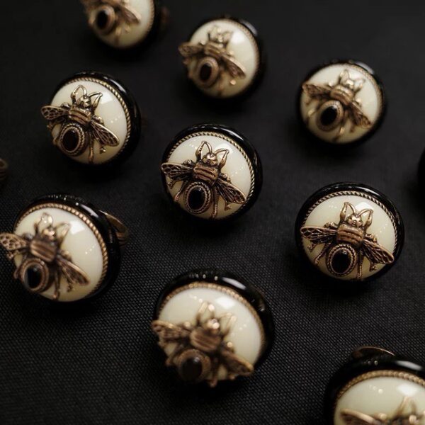 #106 Fashionable and high-end court-style ring, retro, versatile and uniquely designed Little Bee ring - Image 2