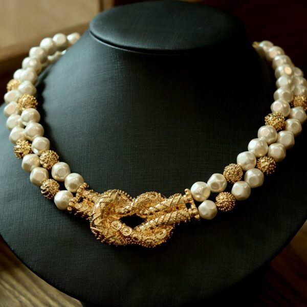 #146 Fashionable and high-end Necklace, retro, exaggerated and individualistic design, court-style necklace - Image 2