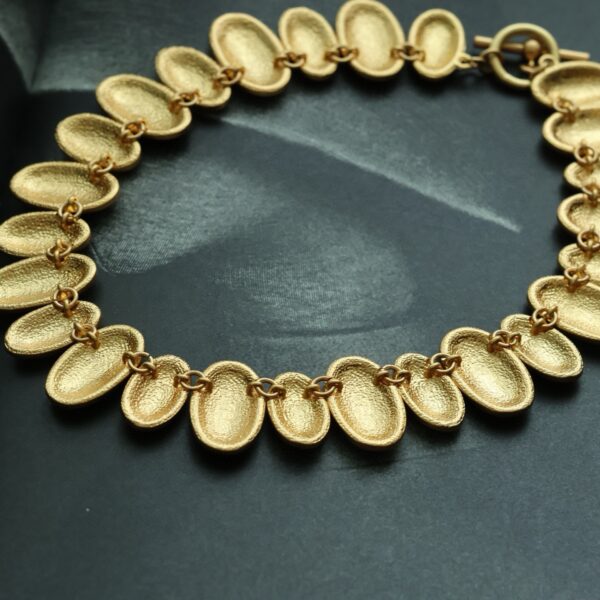 #115 Fashionable and high-end court-style necklace, a retro, versatile and personalized design necklace - Image 2