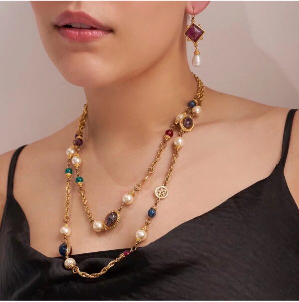 #123 Fashionable, simple and high-end necklace, retro and light luxury style necklace, multi-color glass personalized design necklace, pearl elegant necklace - Image 3