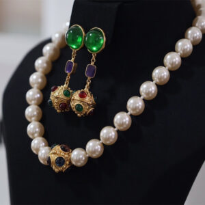 #124 Fashionable, simple and high-end necklace, retro light luxury style necklace, glass pearl ball pendant earrings, necklace ear clips