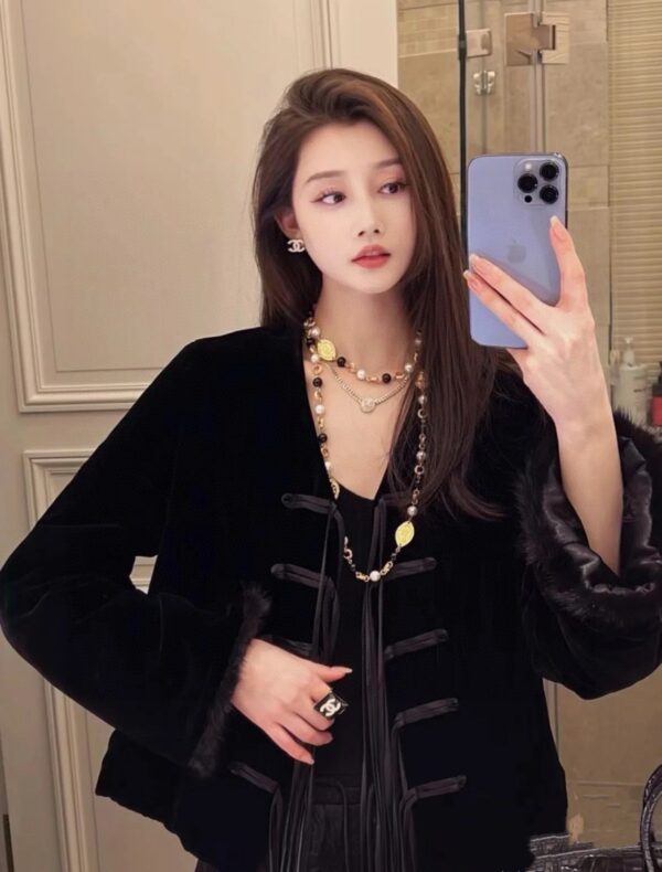 #112 Fashionable and high-end court-style necklace, a retro, versatile and uniquely designed long necklace - Image 3