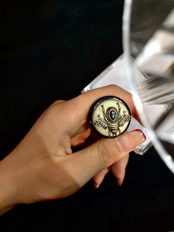 #106 Fashionable and high-end court-style ring, retro, versatile and uniquely designed Little Bee ring - Image 4