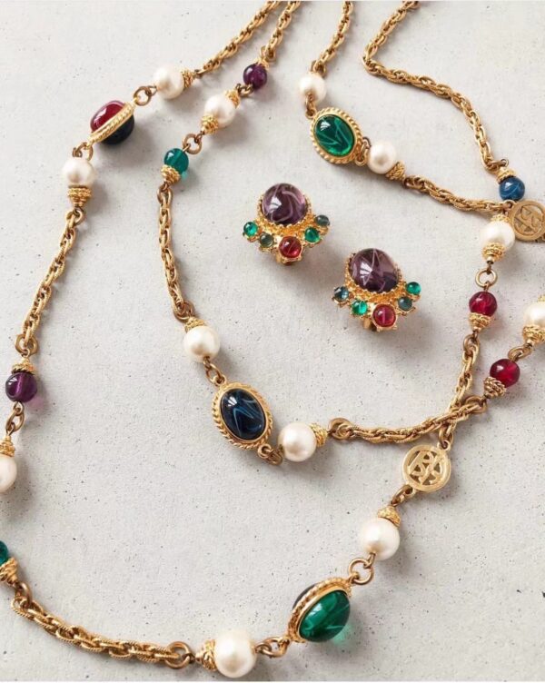 #123 Fashionable, simple and high-end necklace, retro and light luxury style necklace, multi-color glass personalized design necklace, pearl elegant necklace - Image 4