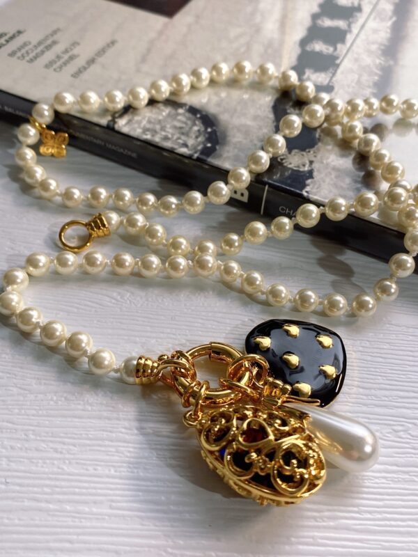 #126 Fashionable, simple and high-end style, European and American French zircon multi-pendant pearl long necklace, high-end style, niche sweater chain - Image 4
