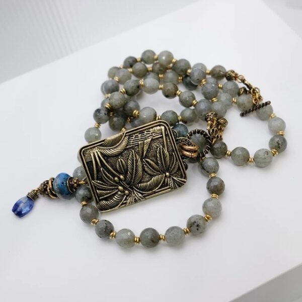 #107 Fashionable and high-end court-style necklace, a retro, versatile and uniquely designed long necklace - Image 4