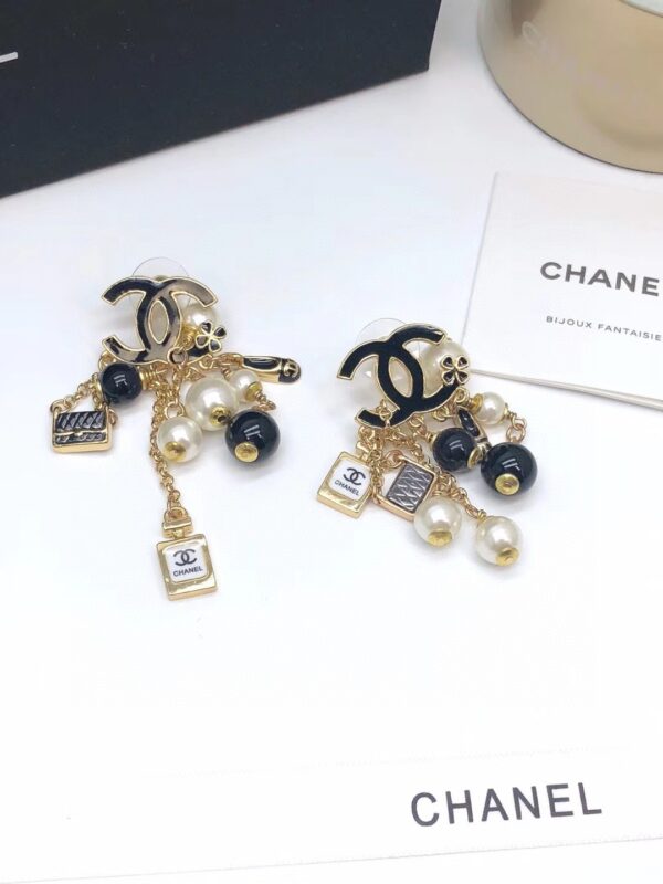 #119 Fashionable Minimalist High-End Earrings Retro Versatile Designer Earrings - Image 7