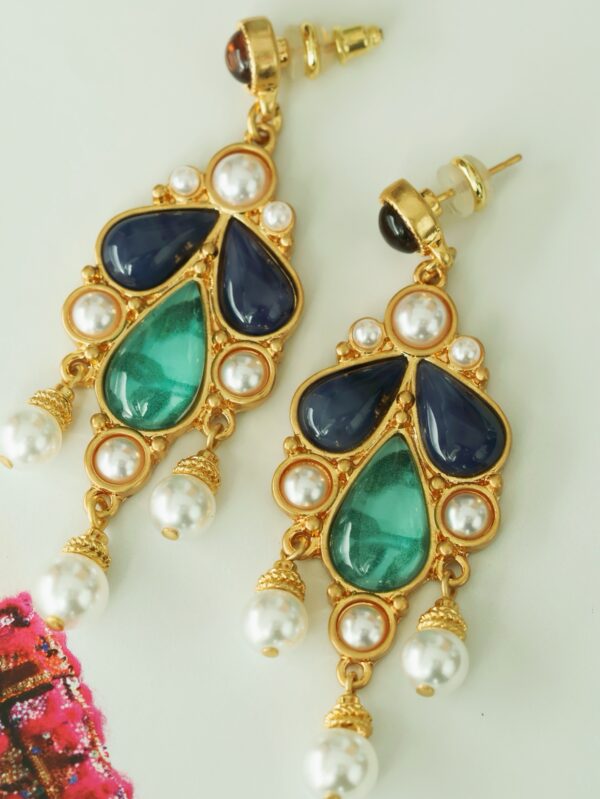 #105 Fashionable and high-end, versatile pearl tassel earrings, personalized designer retro earrings - Image 4