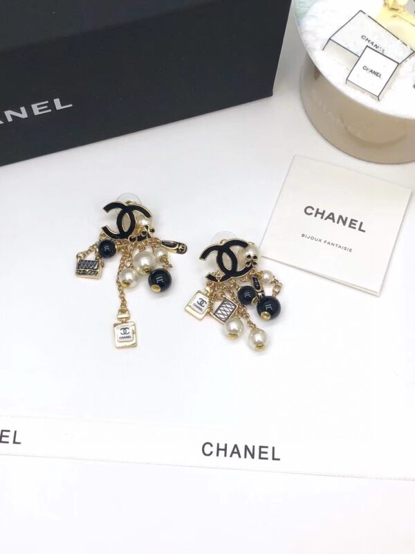 #119 Fashionable Minimalist High-End Earrings Retro Versatile Designer Earrings - Image 6